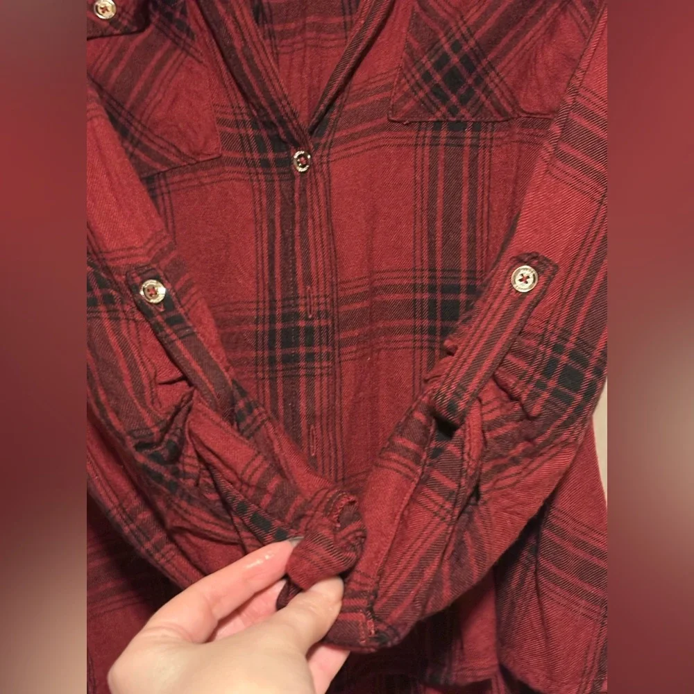 Guess 100% Rayon-Fitted Red and Black Plaid Shirt-Size Small - Picture 3 of 7